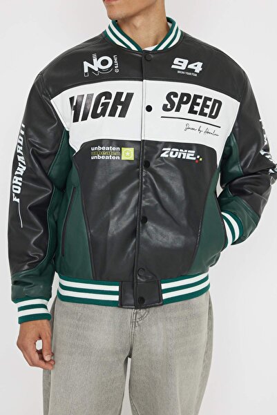 Trendyol Collection Teen Black Fitted Pánský motorkářský kabát ze 100% PU umělé kůže TMNAW26MO00012