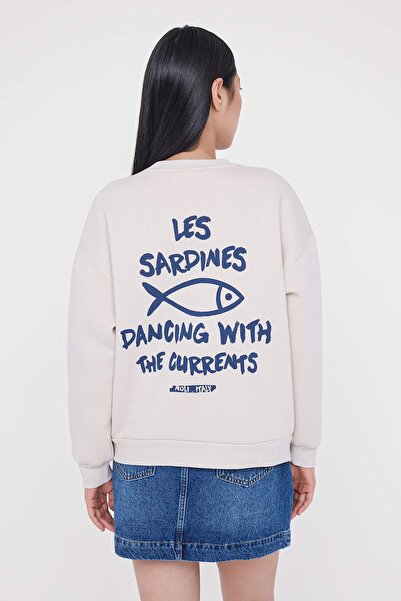 Trendyol Collection Stone Back Printed Oversize/Wide Fit Thick Fleece Inside Knitted Sweatshirt Twoaw26Sw00118