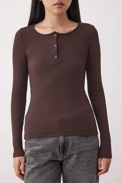 Trendyol Collection Světle hnědá, zapínání na patentky, přiléhavá/na tělo, pružná pletená halenka TWOAW25BZ00080