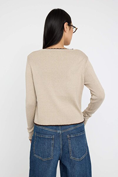 Trendyol Collection Teen Beige Premium Yarn/Special Yarn V-Neck Fitted/Body Wrap Knitwear Cardigan Twoaw26Hi00021