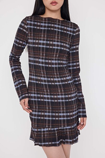 Trendyol Collection Тийнейджърска кафява карирана/едноцветна рокля с къс/мини дължина и клин TWOAW26EL00144