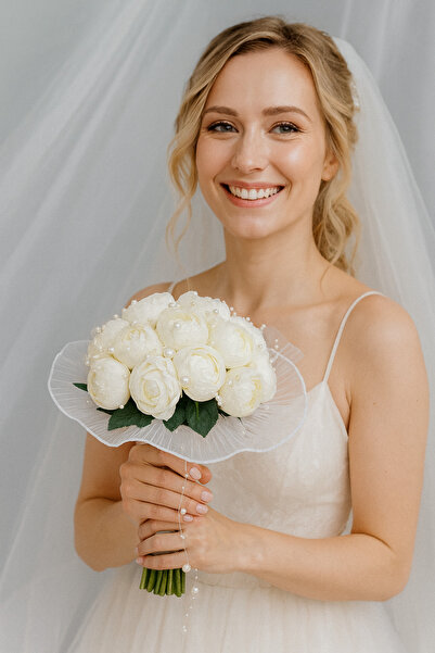 Bioren İncili Tüllü Krem Şakayık Gelin Buketi