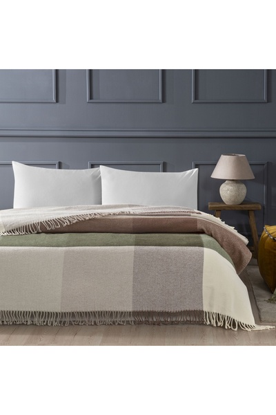 Linens Quark Double Brown Blanket