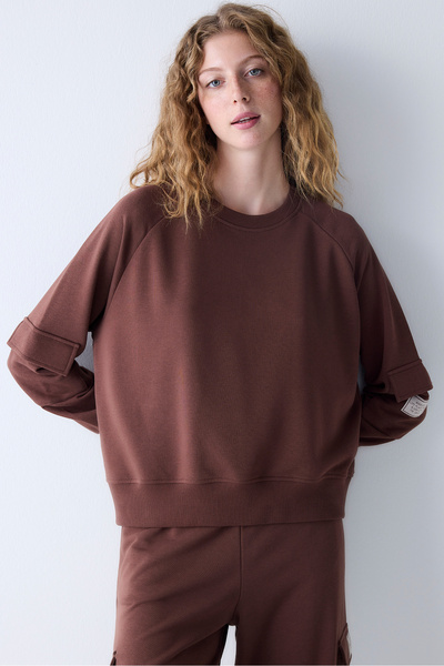 Penti Braunes Sweatshirt mit Taschendetail