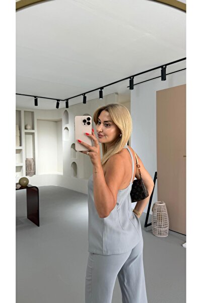 Sezgi Tekin Γκρι γιλέκο με λεπτομέρεια με κουμπιά στην πλάτη