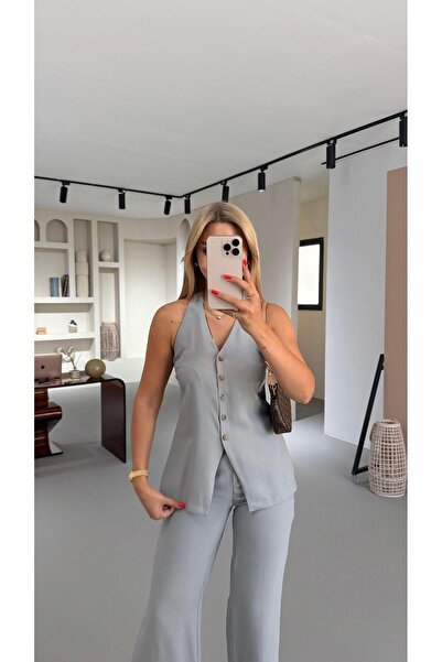 Sezgi Tekin Γκρι γιλέκο με λεπτομέρεια με κουμπιά στην πλάτη