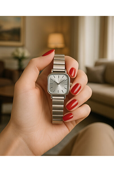 Tulpar ساعة يد معدنية مربعة فاخرة للنساء في صندوق خاص