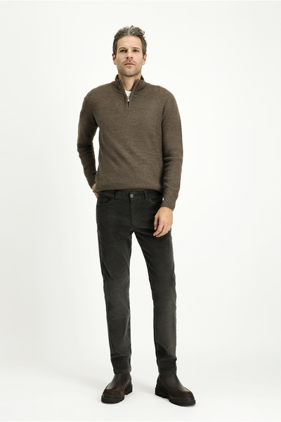 Kiğılı Slim Fit Dar Kesim Likralı Kadife Pantolon