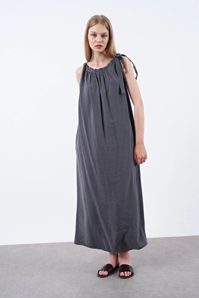 Genel Markalar Omuzdan Bağlamalı Elbise