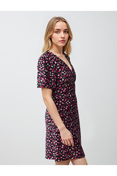 Jimmy Key Pink comfortable cut v neck short sleeve pattern mini knitted dress