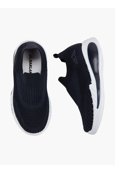 Oaklan by Shoexpress حذاء رياضي سهل الارتداء ومحكم الغلق مع لسان سحب