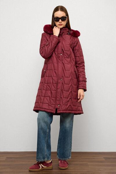 Olcay Καπιτονέ παλτό με αποσπώμενη γούνα και κουκούλα με φερμουάρ Claret Red 6779