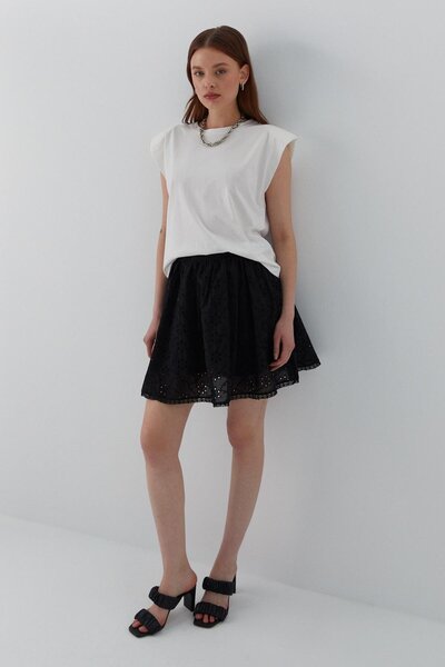 MARKALİSTE Броде Детальна міні-спідниця з шортами Чорна