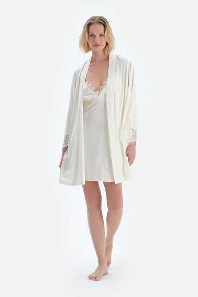 Dagi Off-White Lace Detailed Satin Bride Dressing Gown