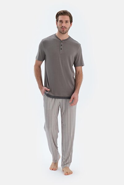 Dagi Σετ πιτζάμα παντελόνι με κοντομάνικο μπλουζάκι με μισό μπλουζάκι