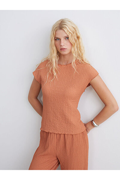 LC Waikiki Özmarka New Season Stand Collar Textured Women's Bodysuit