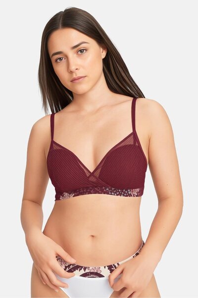 Triumph Women Stripe Padded Non Wire Bra, Maroon