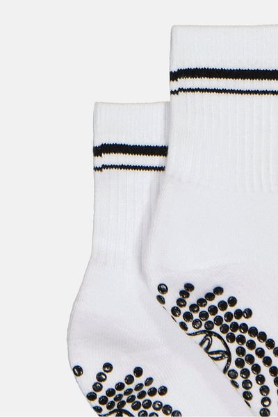 gaiam Men 2 Pair Textured Grippy Crew Socks, White