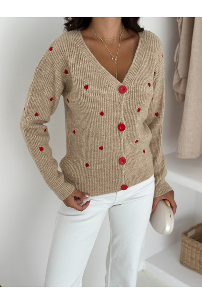 sportiness Soft Textured Heart Detailed Buttoned Cardigan