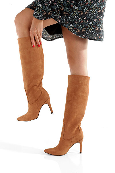 PİMORA '' ROSA '' Barna velúr hegyes orrú, 9 cm-es vékony sarkú csizma, új szezon