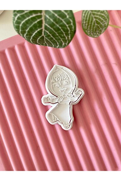 By Selen Suyolcu Masha Stamp and Cutter