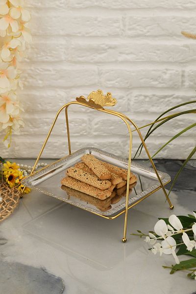 AKSESUAR EVRENİ Mile Luxury Silver Stainless Metal Presentation and Serving Tray Patterned Decorative Footed Treat Tray