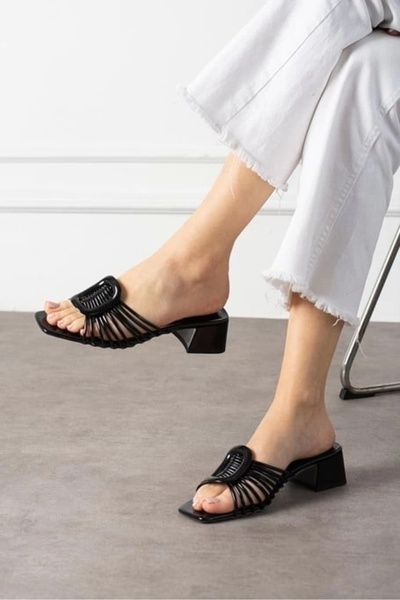 UGETTA Papuci cu toc din piele neagră Anca