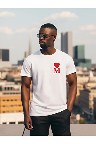 Free Tarz تي شيرت أبيض مطبوع عليه حرف M على شكل قلب