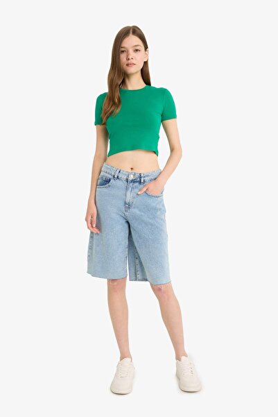 DeFacto Cool Fitted Crop Basic μονόχρωμο κόκκινο κοντομάνικο μπλουζάκι F8924AX25HS