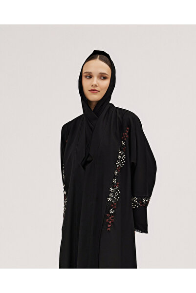 SOROSE SA عباية لف كلوش كتان سوداء بشك يدوي ورود من الامام و الكم