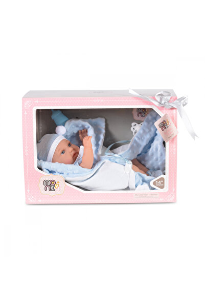 Moni Papusa Bebelus fetita 36cm Baby Boy Blue cu salopeta,caciulita,paturica de infasat,suzeta si ju