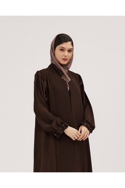 SOROSE SA Royal half-cloche abaya with a wrap design, decorated with white embroidery on the collar and shoulder - black