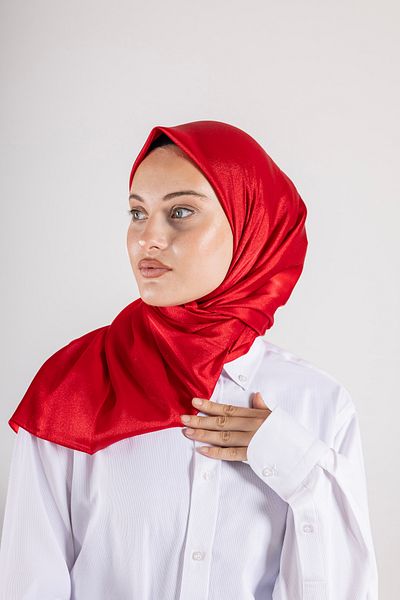 Akel Plain Crystal Fabric Scarf - Non-Slip, Stylish, Tok Standing |   Daily & Evening Dress Compatible