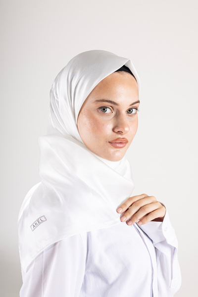Akel Plain Crystal Fabric Scarf - Non-Slip, Stylish, Tok Standing |   Daily & Evening Dress Compatible