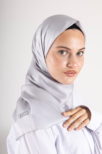 Akel Plain Crystal Fabric Scarf - Non-Slip, Stylish, Tok Standing |   Daily & Evening Dress Compatible