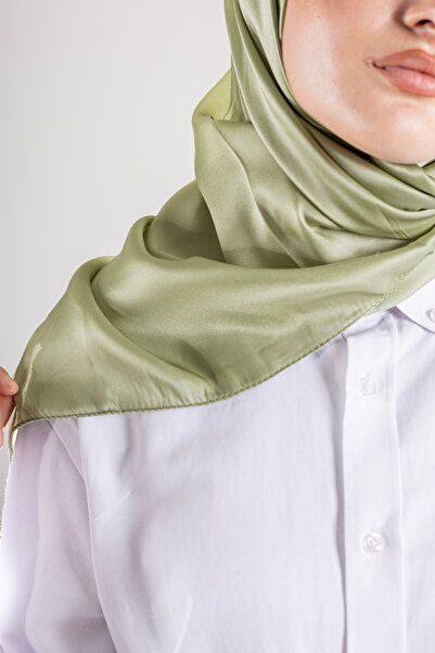 Akel Plain Crystal Fabric Scarf - Non-Slip, Stylish, Tok Standing |   Daily & Evening Dress Compatible