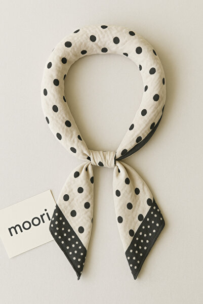 MOORİ Бавовняний білий шарф у чорну крапку (70x70 см)