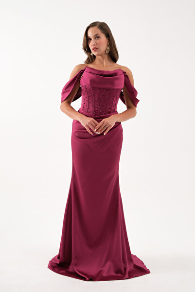 Lafaba Kadın Bordo Kayık Yaka Boncuklu Uzun Saten Abiye Elbise