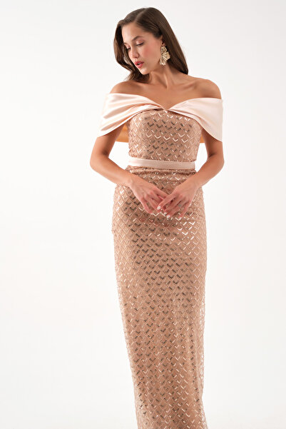 Lafaba Γυναικείο μακρύ βραδινό φόρεμα με χρυσό γιακά με λεπτομέρεια από οργάντζα και παγιέτες