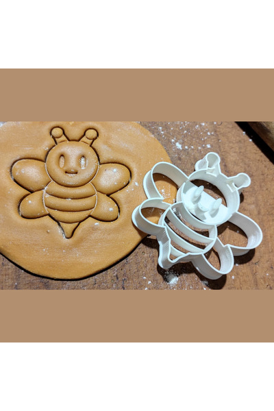 Mizaku Cute Bee Shaped Cookie Mold