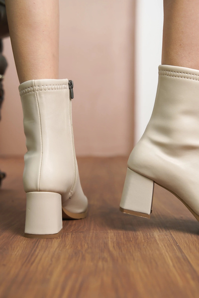 CAMOLLA Beige Skin Women's Skin Medium Size Blunt Toe Thick Heeled Boots