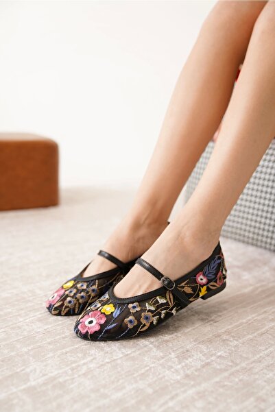 CAMOLLA Siyah Kadın Çiçek Nakışlı Fileli Babet