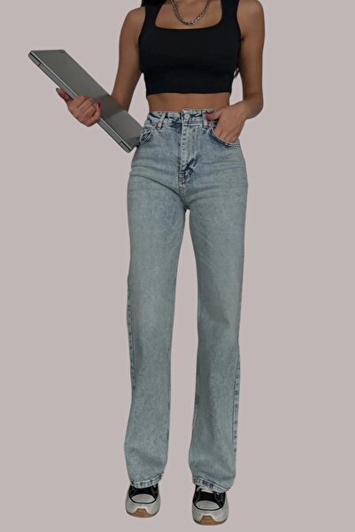 byhaziran butik Μπλε τζιν με χαλαρή εφαρμογή με εφαρμογή Snow Wash