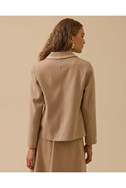 SEÇİL Μπουφάν με φερμουάρ και λεπτομέρεια με προσαρμοσμένο σχήμα