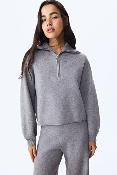 Stradivarius Fermuarlı Dik Yaka Triko Süveter