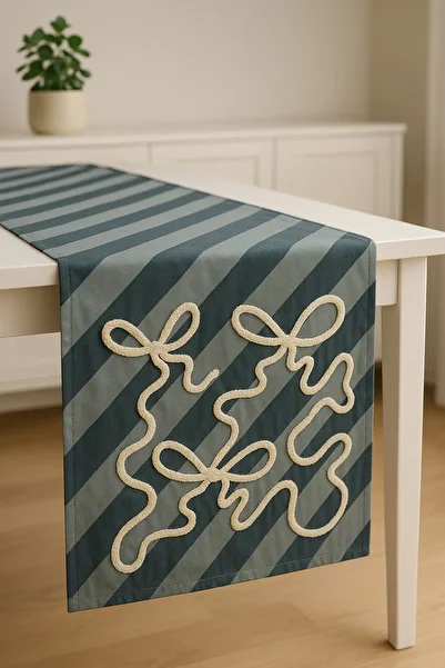 Pilloveland Runner - Punch Embroidered Runner - 40*140 cm
