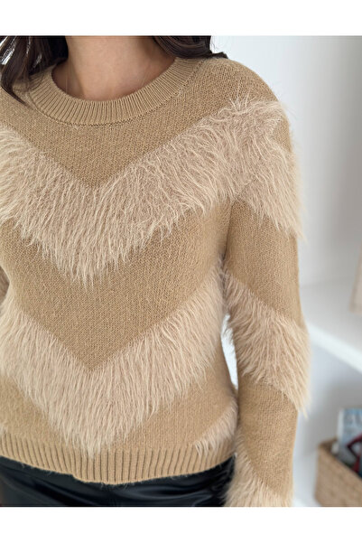 sportiness Soft Textured Knitwear Sweater with Feather Detail