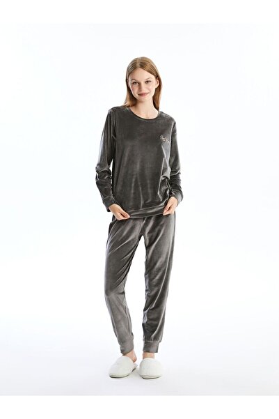 LC Waikiki LCW DREAM Bisiklet Yaka Nakışlı Kadife Kadın Pijama Takımı