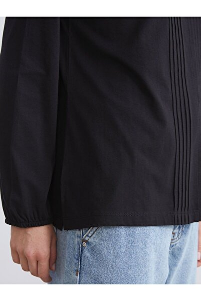 LC Waikiki Crew Neck Blouse with Decorative Stitching Detail