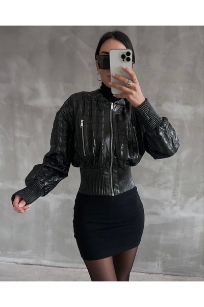 STILVANA Black crop leather jacket with gathered waist